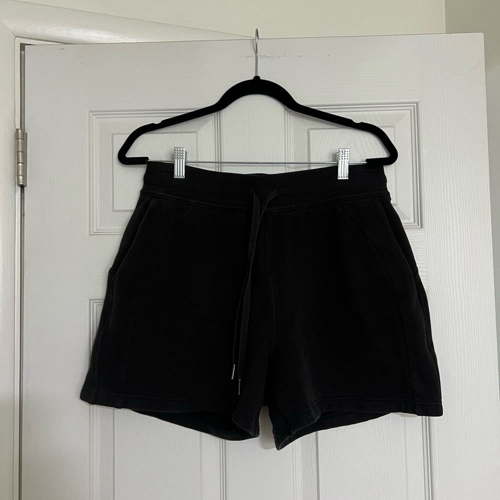 Lululemon Scuba High-Rise Short 5"